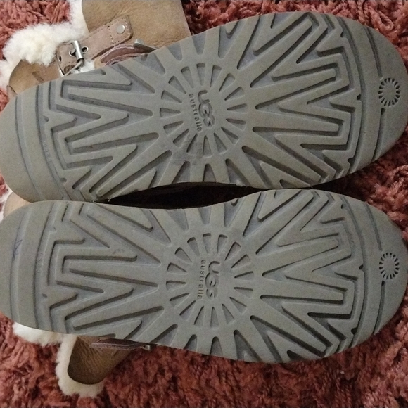 UGG booties - Picture 6 of 6